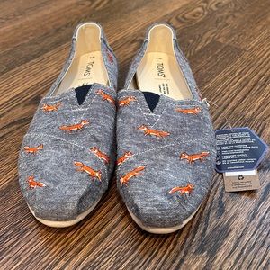 NWT TOMS Fox Alpargatas Size 8 limited edition